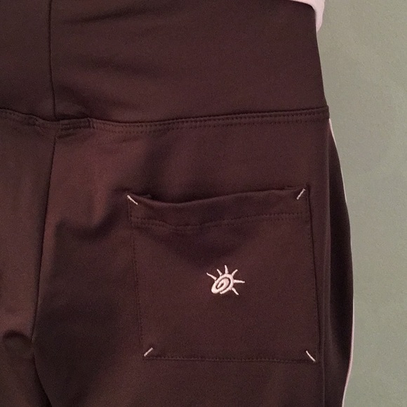 🆕SO SPORTY TANK & CAPRI SET - Picture 9 of 12